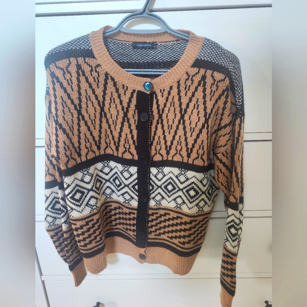 Trendyol Tan and Black Patterned Cardigan